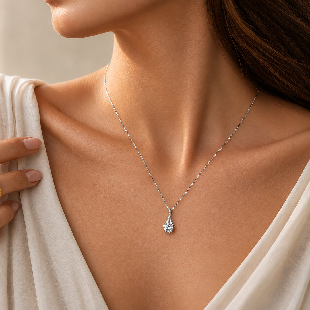 Élan Pendant Necklace